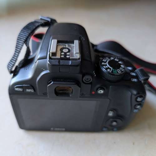 Canon 100D 連EF 40mm F/2.8 STM 及電x2套裝