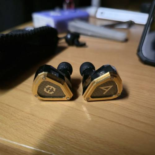 Empire Ears novus