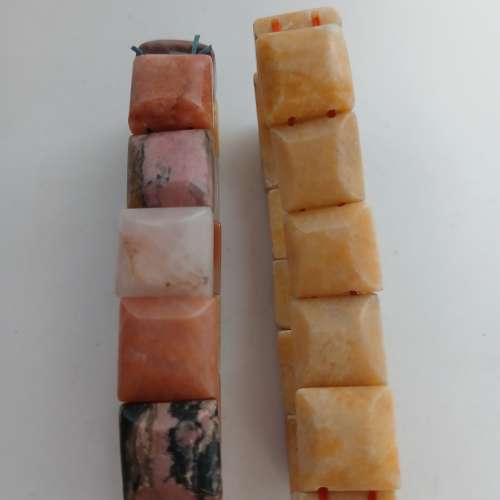 .一手六條雜石手串，清理古舊存貨六條共售300元。 no.D10.6.25