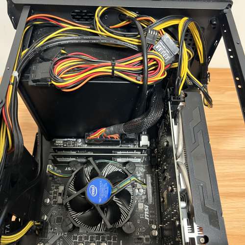 電腦 i5-8400 GTX1660Ti