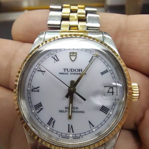 Tudor 75403N-Roman Index
80% New, 32mm-刁陀白面羅馬數字,淨錶