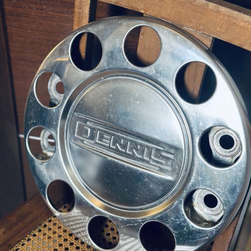 出售 退役巴士 Dennis 金屬鈴冚一個，80%左右新，有意請pm我，謝謝