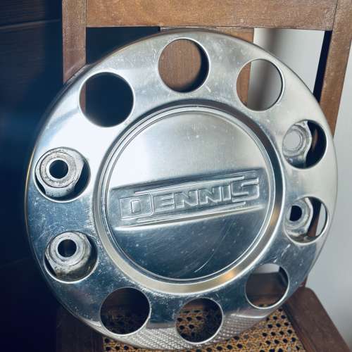 出售 退役巴士 Dennis 金屬鈴冚一個，80%左右新，有意請pm我，謝謝