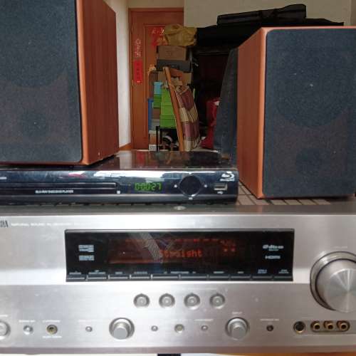 YAMAHA RX-V863， 金色，7成新，有少花，可著機，現當零件賣。齋機沒有任何配件,無...