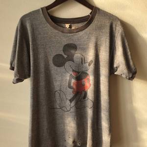 Vintage 1980s Walt Disney Mickey Ringer T-Shirt not ape supreme nba stussy air