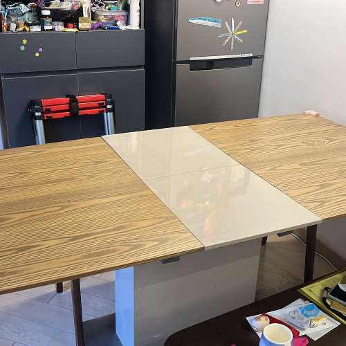 Indigo Living 餐枱(可伸縮）