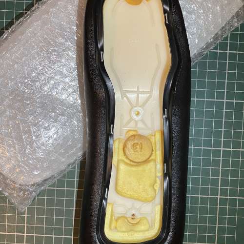 FS: 右手枕 Herman Miller Aeron arm pads (Right, used)