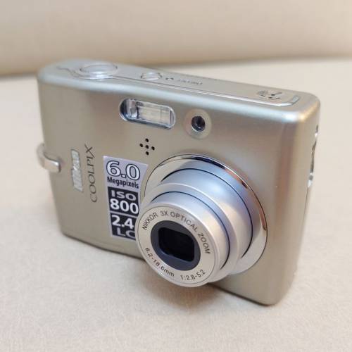 Nikon Coolpix L11 新淨尼康金色CCD相機 Gold Travel CCD Camera 數碼相機 等效37-...