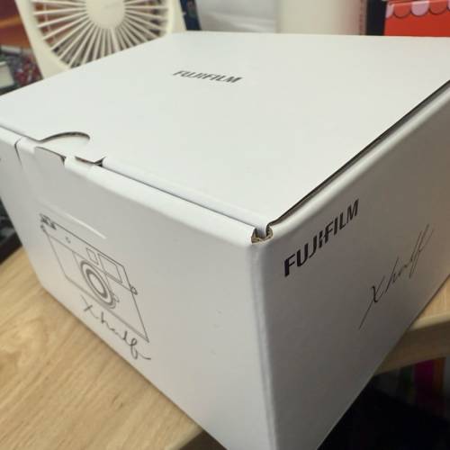 fujifilm xhalf 半格相機黑色版連電池 全新行貨