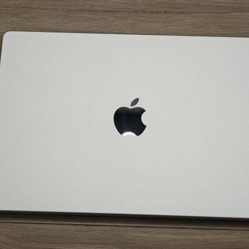 macbook pro m3 pro 銀色