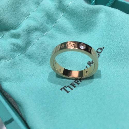 Tiffany & Co 玫瑰金三鑽戒指