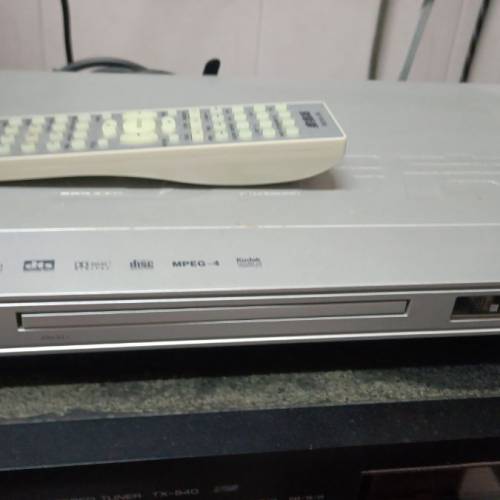 DVD 機和收音機，兩部着到機，但冇試過是否正常，零件出售$150(兩部)