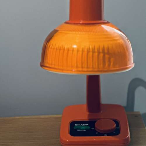 出售 昭和時期 SHARP 座枱燈一箋，100%正常，整體99%新，款式經典，此燈特別之處，...