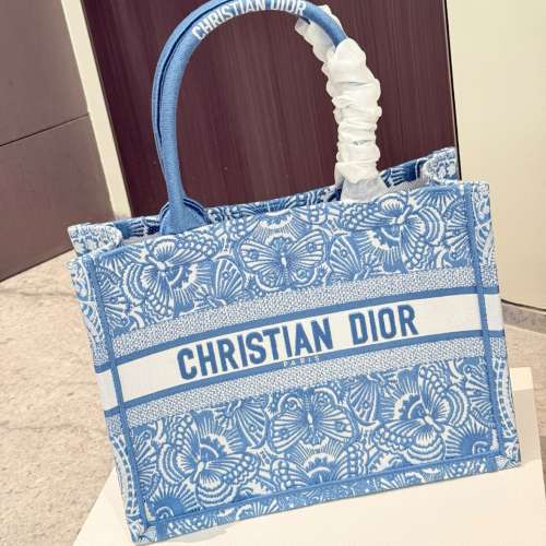 新款 IruDt Dior