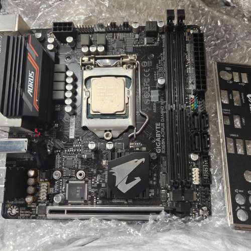 Gigabyte B360N Aorus Gaming Wifi + I3 8100 ITX