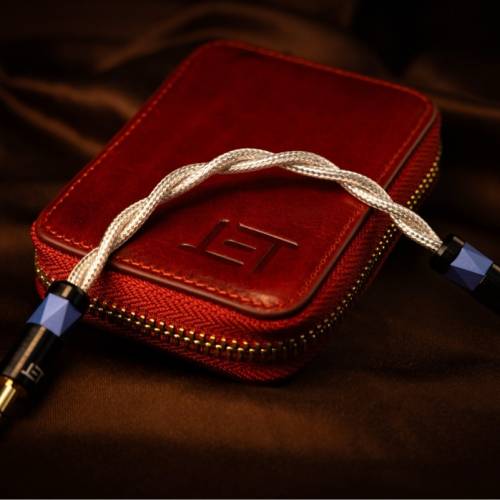 樂彼 EA4 連原裝皮套、Eletech Proadapt Euclid 過機線