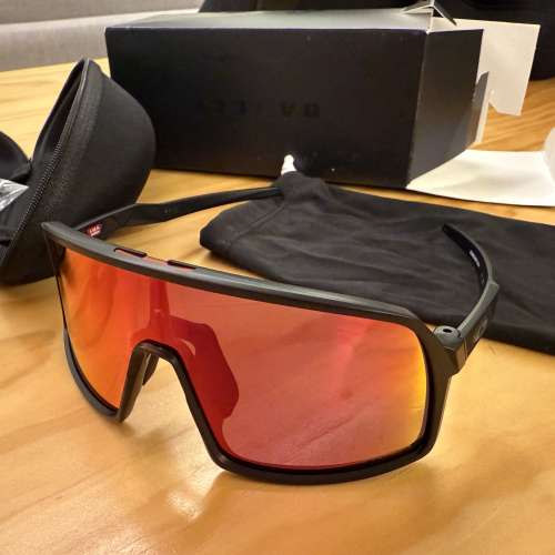 Oakley Sutro S