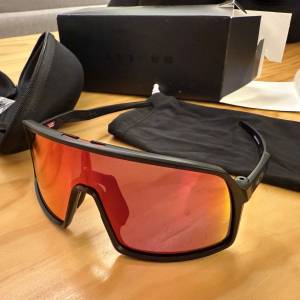 Oakley Sutro S