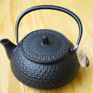 日本製 岩鋳 Iwachu 鉄瓶兼用急須 新龜甲 0.65L 黑色