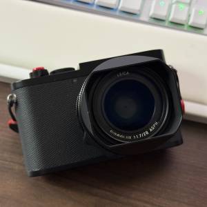 95% New Leica Q2 有原裝盒 , 跟原裝配件  , 另跟 Leica Thumb Support + JJC filter