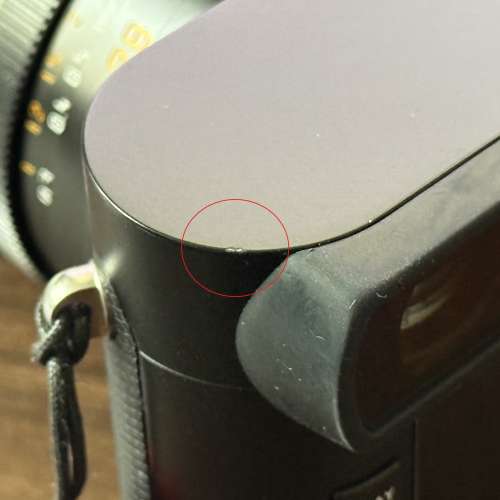 95% New Leica Q2 有原裝盒 , 跟原裝配件  , 另跟 Leica Thumb Support + JJC filter