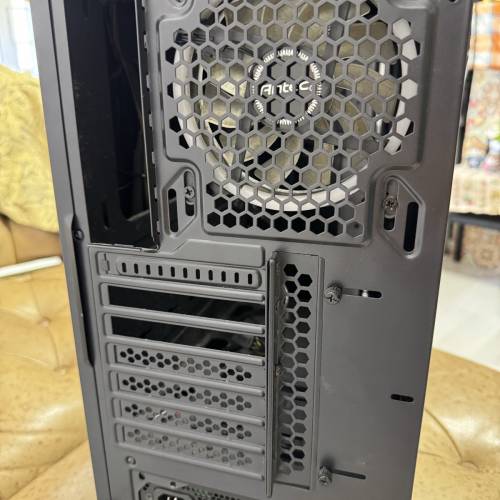 ANTEC NX400 機箱 + 600W火牛 + ARGB風扇