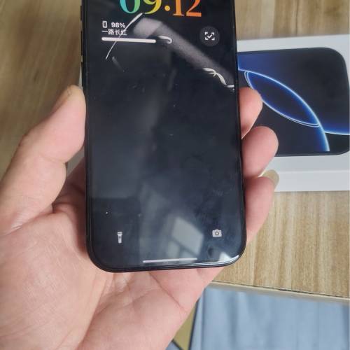 放iPhone 16 pro  256 黑色