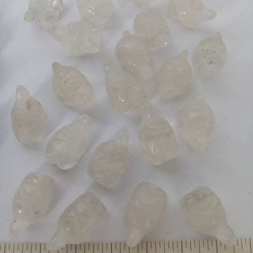 一手30隻水晶/松石/黃玉龜仔小擺件，長約 20mm，30隻共售300元。清理舊存貨歡迎出...