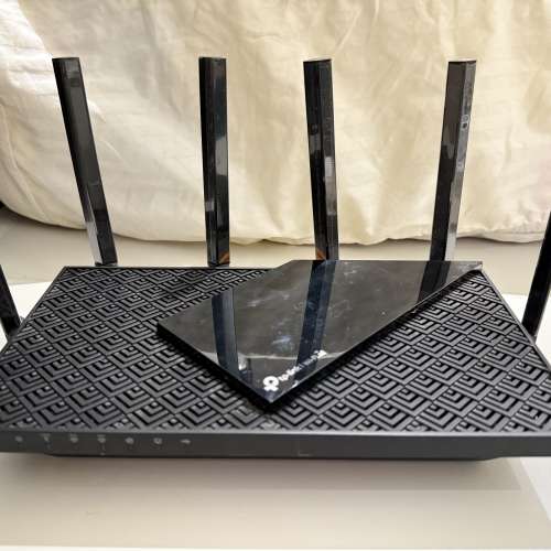 放95% 新 原裝行貨 TP-Link AXE75 特長保養 三頻 Wi-Fi 6E 路由器 $700