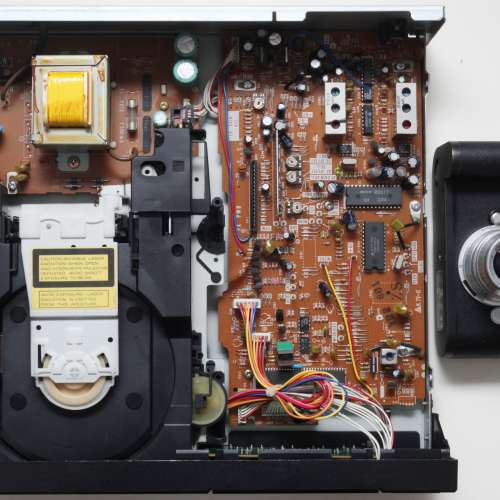 TEAC PD-22 CD機(原庒220V)含SONY解碼晶片 20017 立體感聲音還原度最近乎真實，黑膠...