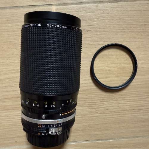 Nikon Ais 35-200mm f3.5-4.5 lens