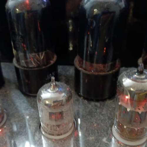 放房間用多無崩花國產AUDIOROMY M6V6胆機(跟靚胆)跟國產AUNE X3紅欅木皮坐枱喇叭一...