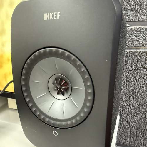KEF LSX