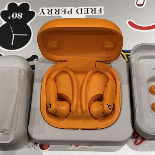 95% 新 Powerbeats Pro 2 電光橙色