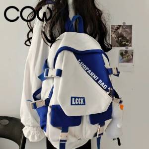 可愛卡通款式背囊 送三個襟針 一個掛飾公仔
