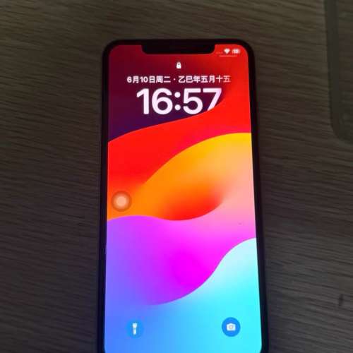 iPhone XS Max 512G，健康度100%，使用流暢。
