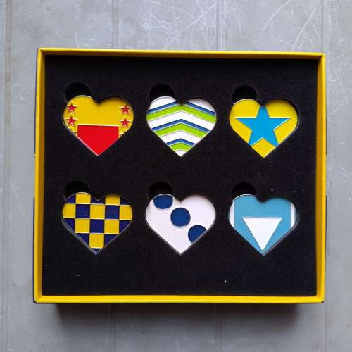 愛賽馬襟針禮盒 一套 (6款) 原價 每款$68