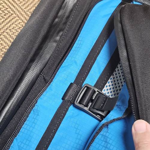 Alpaka Bravo Sling Max V2 防水防盜側肩包黑色