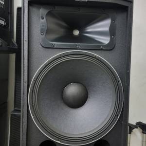 JBL PRX715 (15″ Two-Way Full-Range  Monitor)
