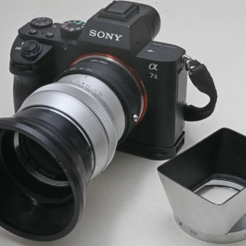 西德蔡司牛眼獨眼龍 Zeiss Ikon Contarex (B56) 50-135mm 金屬及橡膠遮光罩