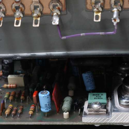 QUAD 405-2後級(100Wx2)低頻澎湃有彈性，具舊QUAD特有的厚暖，人聲豐潤有感情，外表...