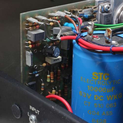 QUAD 405-2後級(100Wx2)低頻澎湃有彈性，具舊QUAD特有的厚暖，人聲豐潤有感情，外表...