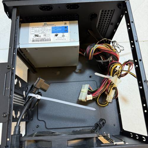 機箱MATX  連Sea Sonic 火牛350W + 獨立風扇