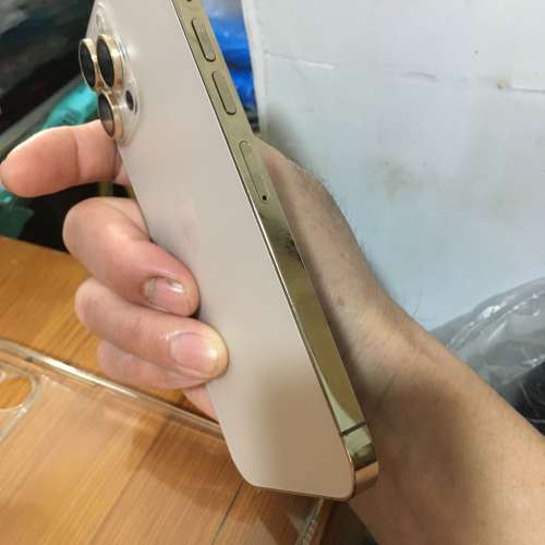 I Phone 13 pro max 金色iOS 17.6.1（512GB)
