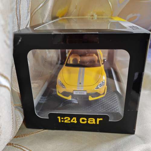 小米Su 7 ultra1：24限量版大尾翼多功能透明禮盒裝車模