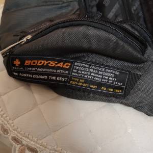 全新未用過Classic Boysac 灰黑色旅行腰袋背包