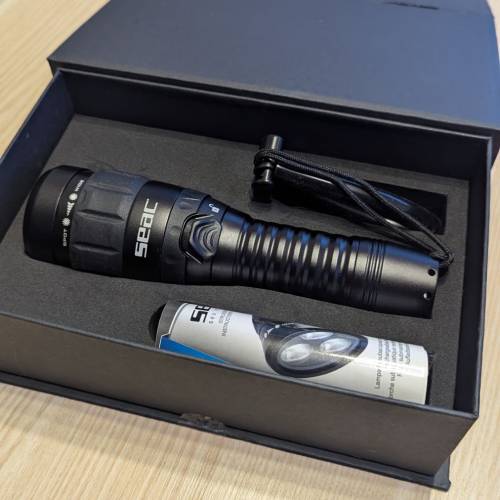 SRAC R20潛水手電筒