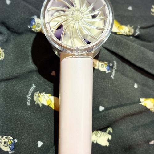 2025新款嶸盛天創SU7大學生上課靜音降溫神器100檔高速手持小風扇半導體制冷敷usb充...