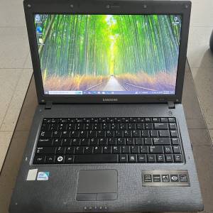 抵玩 Samsung R430 14 inch Notebook Laptop 睇片、文書、做功課、上網 非常方便快捷