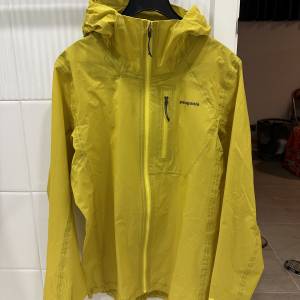Patagonia Men's Storm Racer Jacket size M 90% new